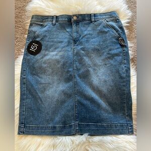 Denim pencil skirt size XL NWT